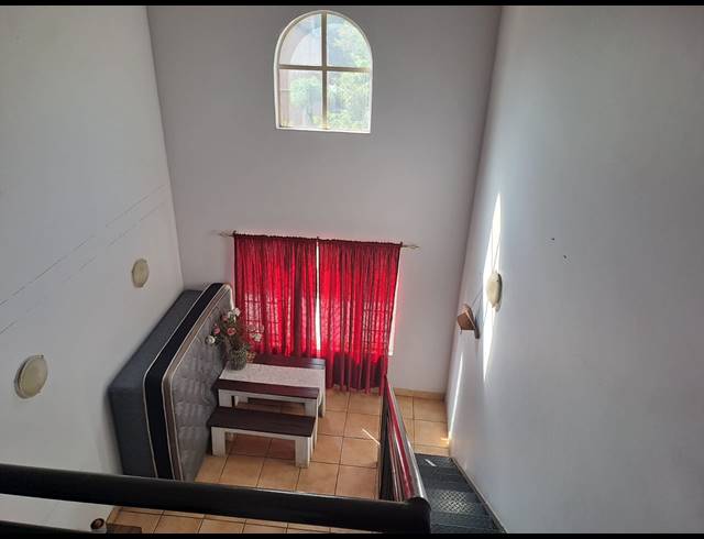 2 BEDROOM TOWNHOUSE FOR SALE IN CASTLEVIEW